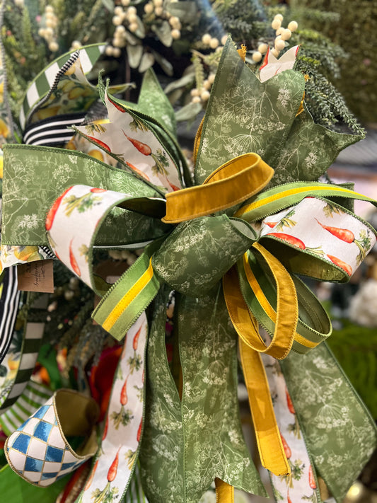 Green/Carrot Bow